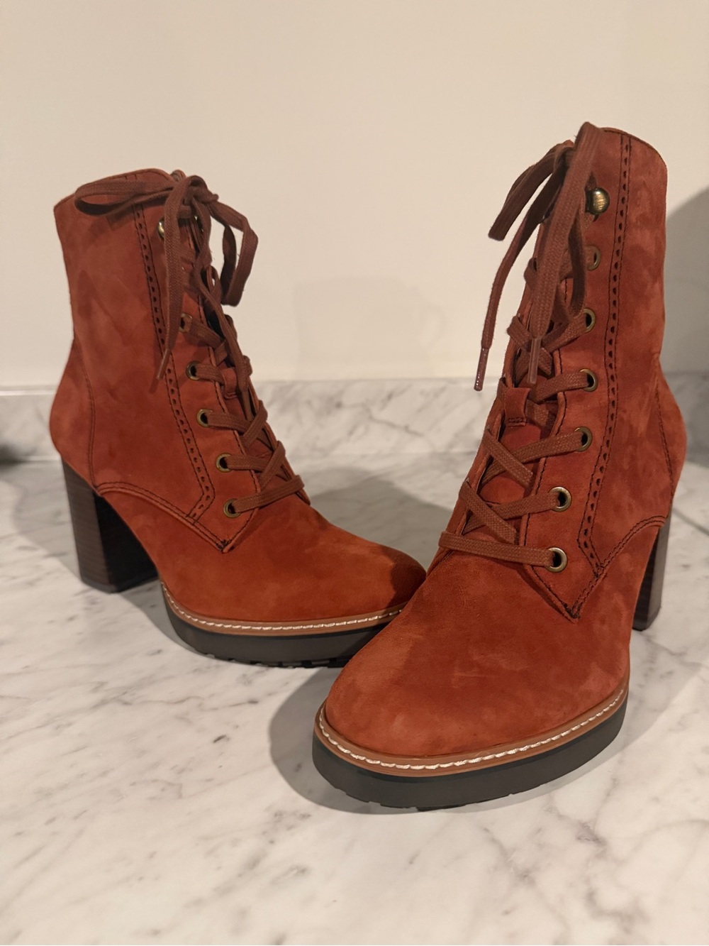 Naturalizer Callie Terracotta Suede Lace-Up Lug Sole Booties Size 8.5